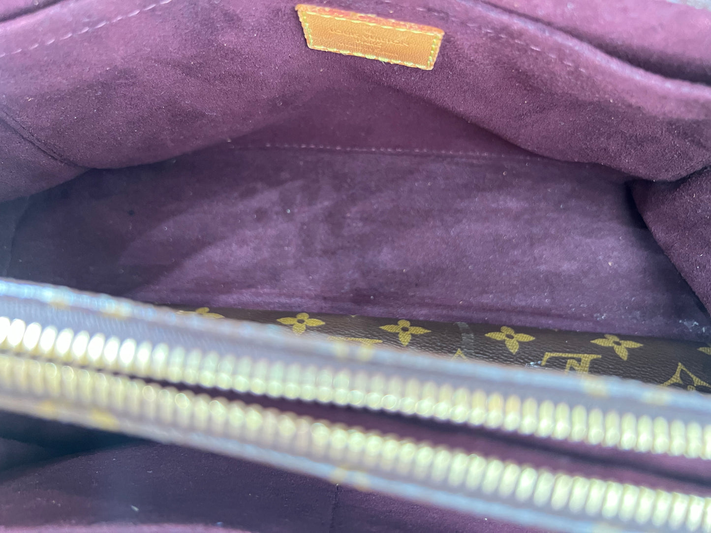 Louis Vuitton Montaigne MM - Monogram Canvas