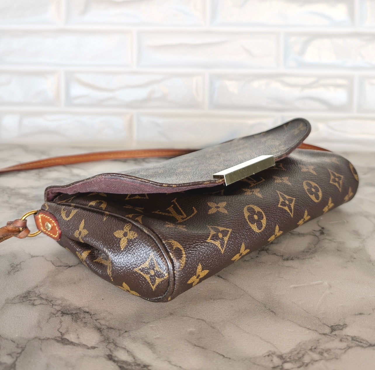 Louis Vuitton Favorite- Monogram Canvas