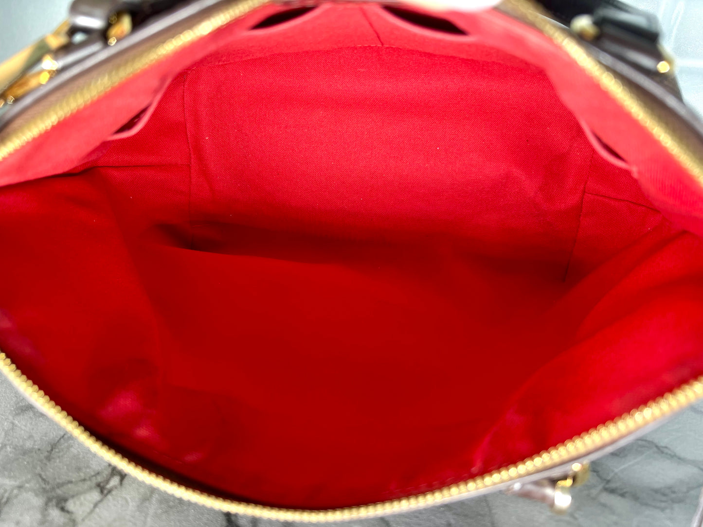 Louis Vuitton Retiro NM - Monogram Canvas / Rot