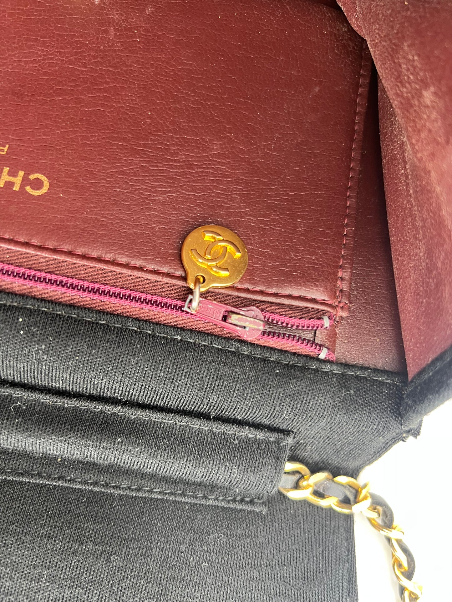 Chanel Matelassé One Flap Classic Schwarz