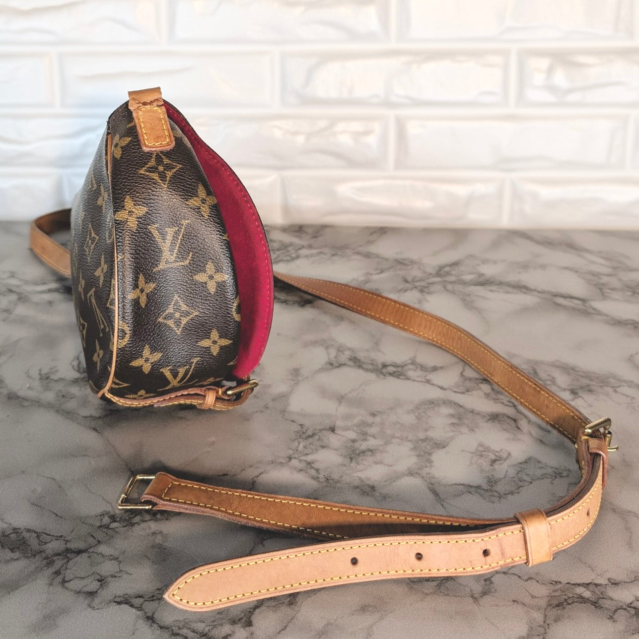 Louis Vuitton Tambourine - Monogram Canvas