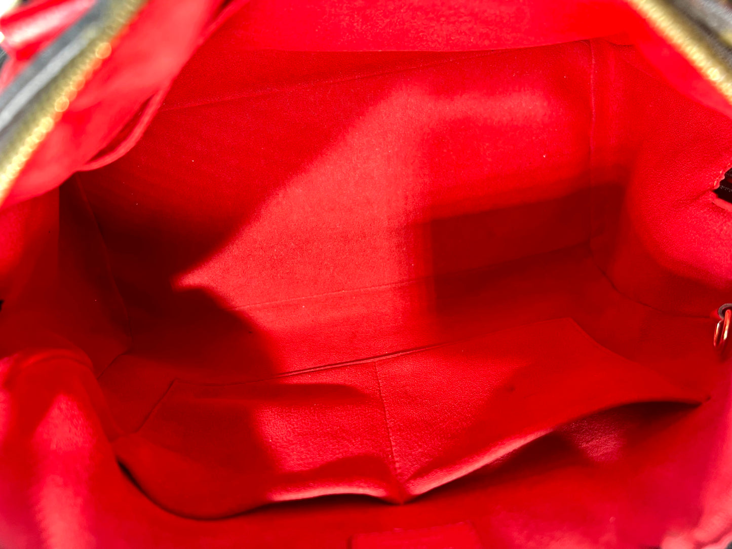 Louis Vuitton Retiro NM - Monogram Canvas / Rot