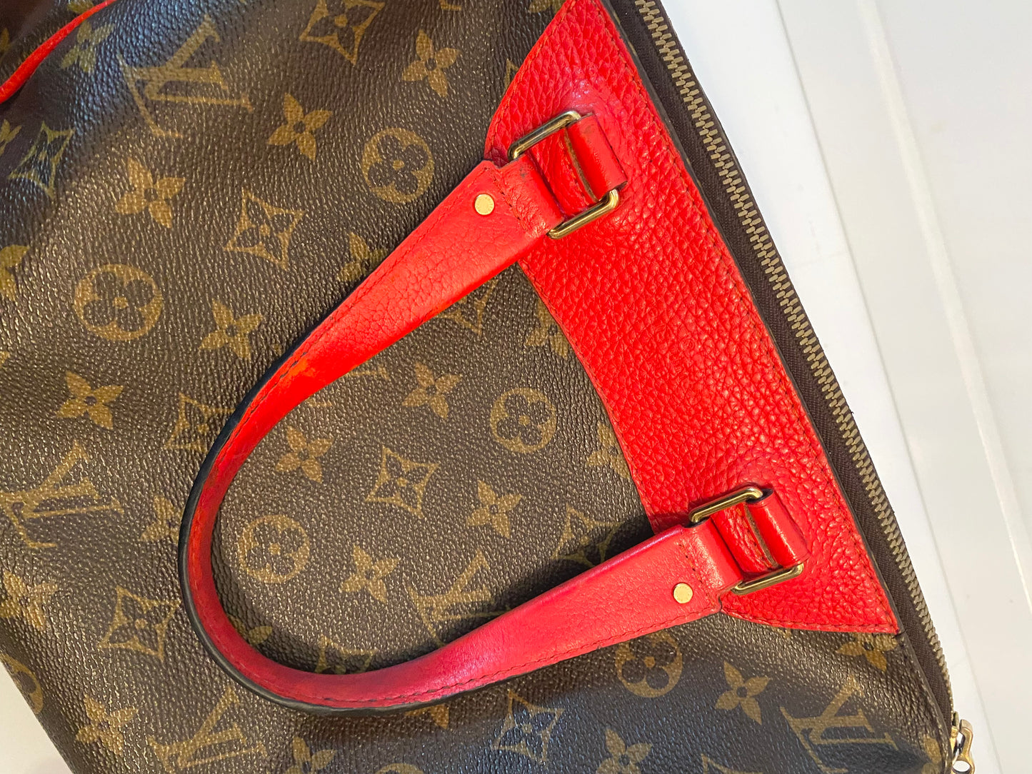 Louis Vuitton Retiro Rot Monogram Canvas