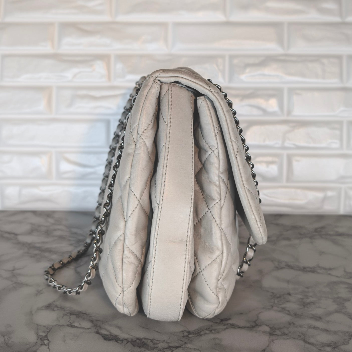 Chanel Jumbo 3 Accordion Flap Bag - Lammleder Ruthenium