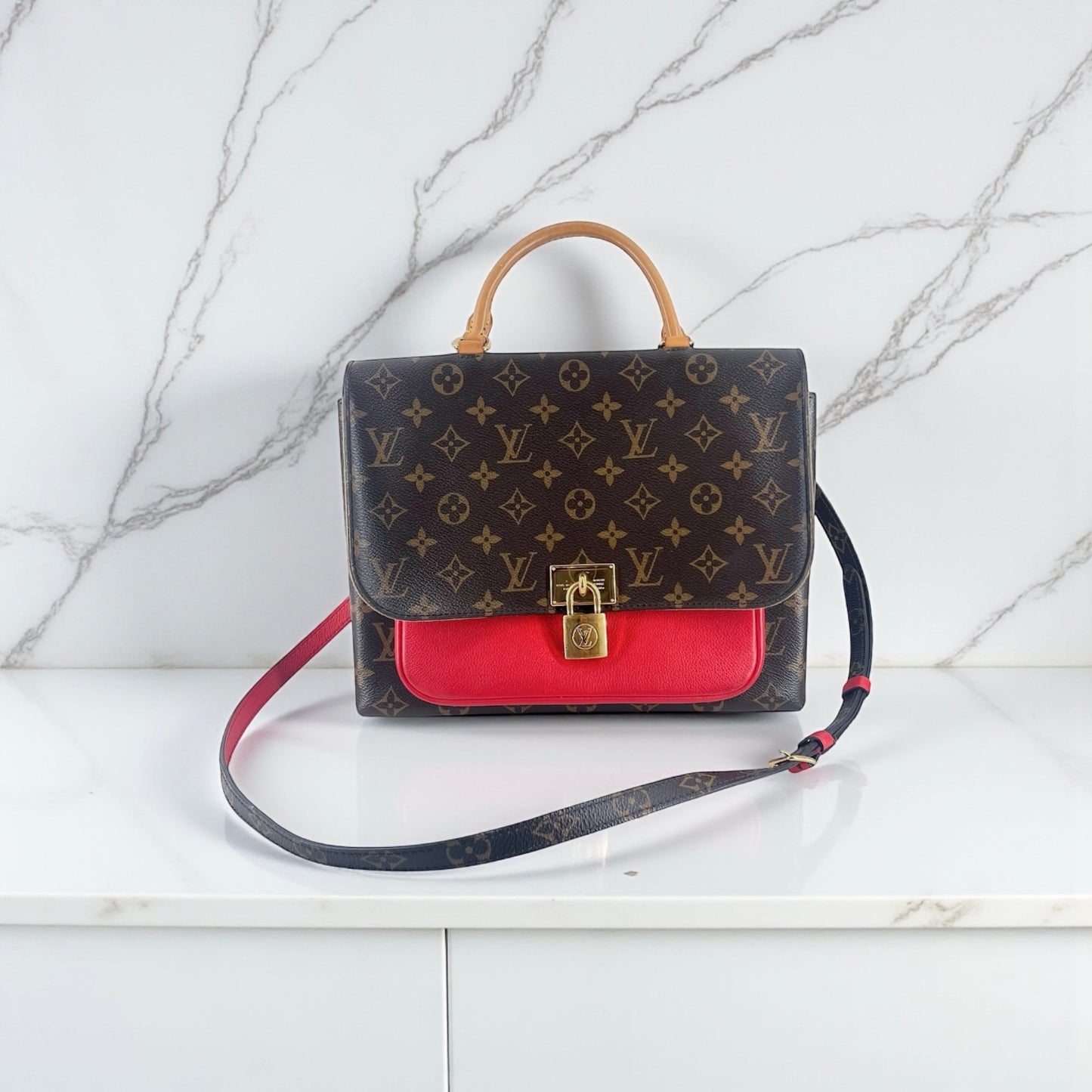 Louis Vuitton Marignan – Monogram Canvas & Rotes Leder