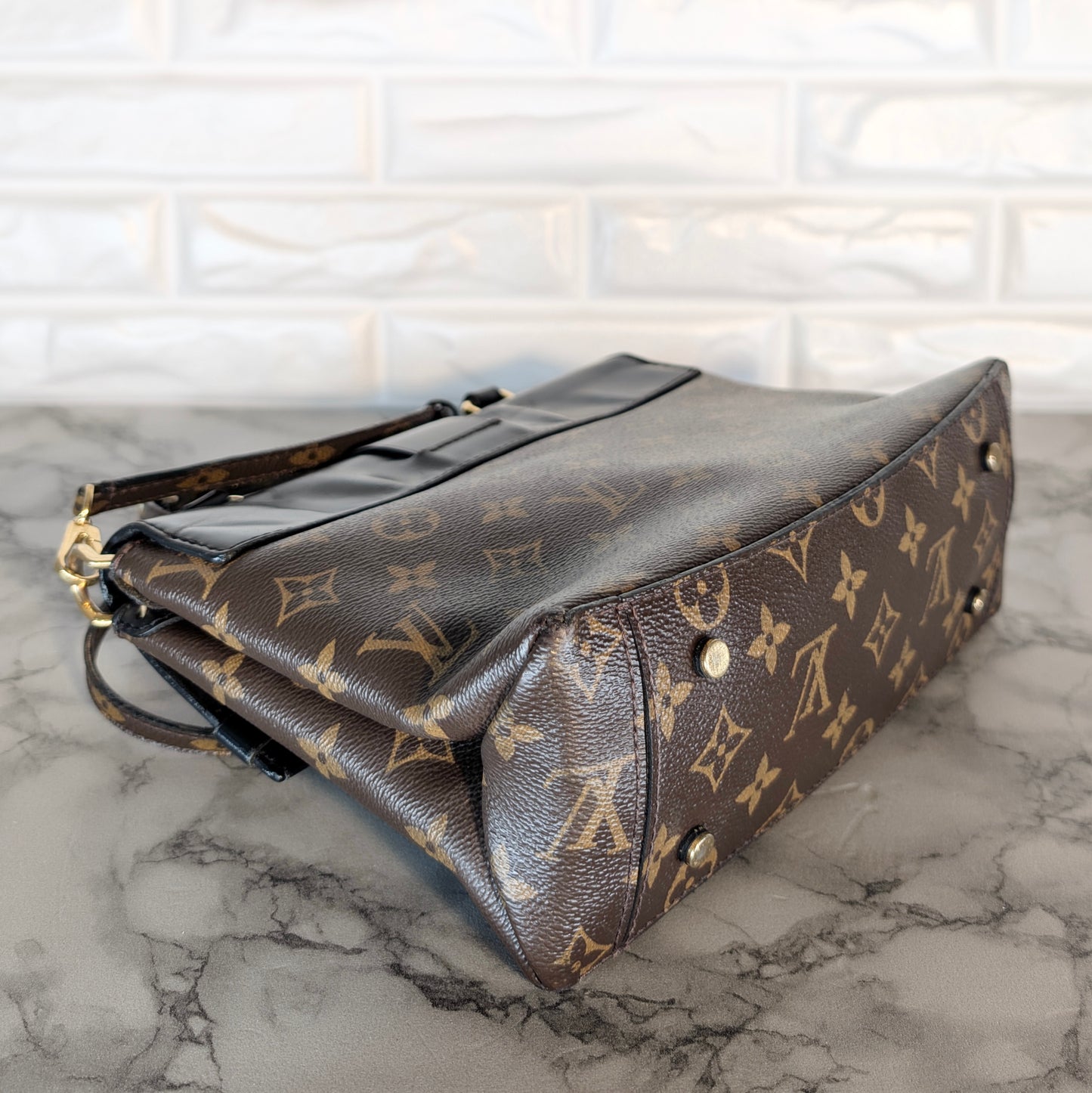 Louis Vuitton One Handle Flap Bag - Monogram Canvas